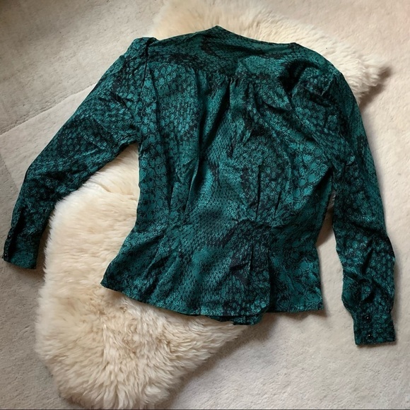 Vintage Nicola Green Snake Print Button Down Blouse with Shoulder Pads Small - Picture 6 of 7